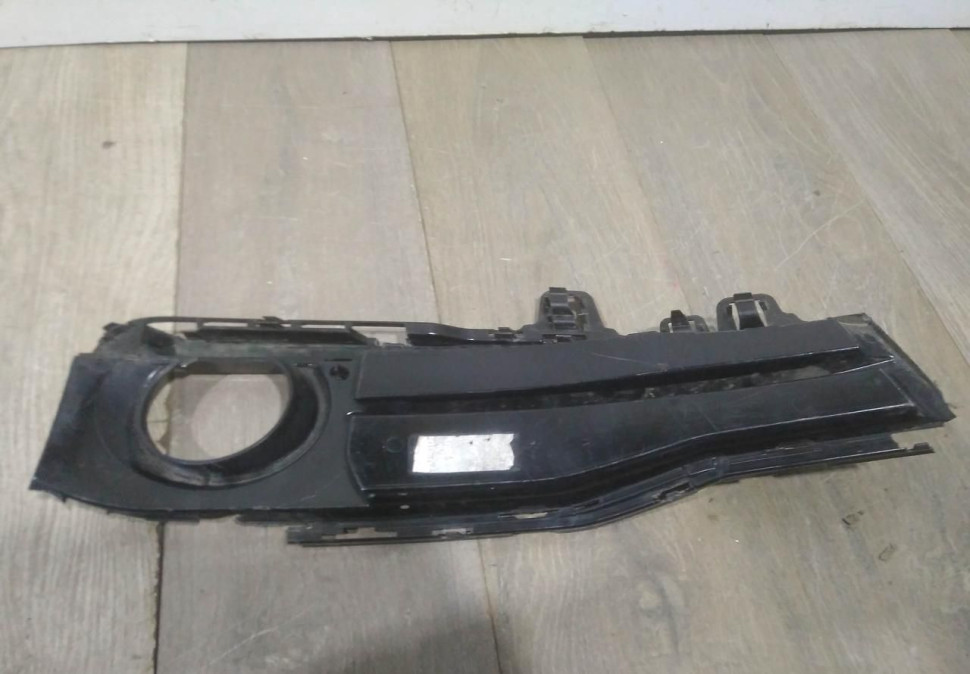 Решетка переднего бампера левая бу BMW 3 F30 рестайлинг OEM 51117464487