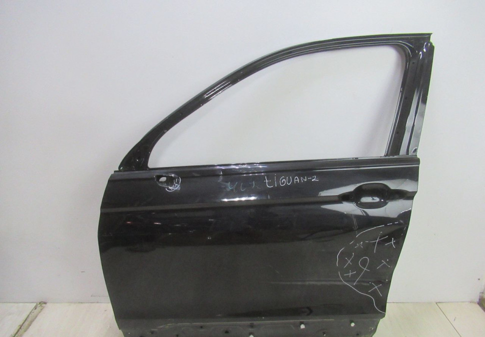 Дверь передняя левая Volkswagen Tiguan 2  oem 5NA831311e (вмятины) (скл-5)