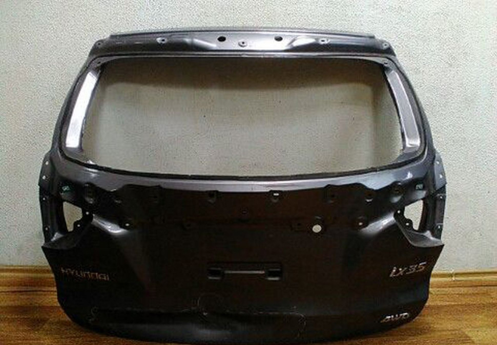 Крышка багажника Hyundai IX35 вмятина