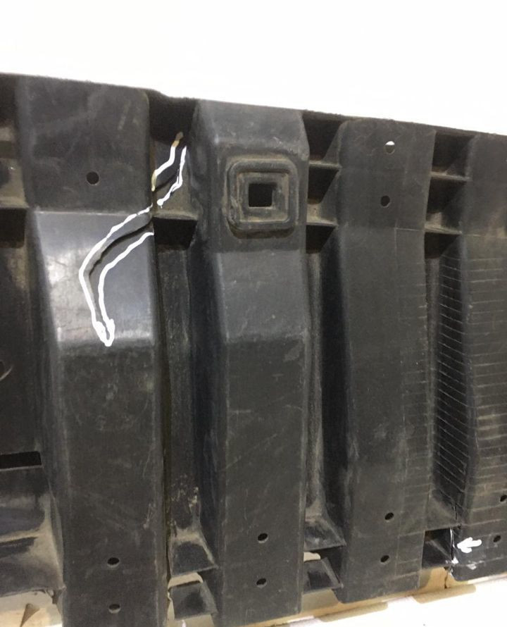 Пыльник переднего бампера Toyota RAV4 xa40 oem 5261842050 (Скл-3)