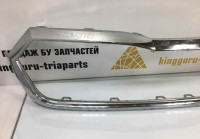 Молдинг решетки радиатора Skoda Octavia A8 OEM 5E3853761