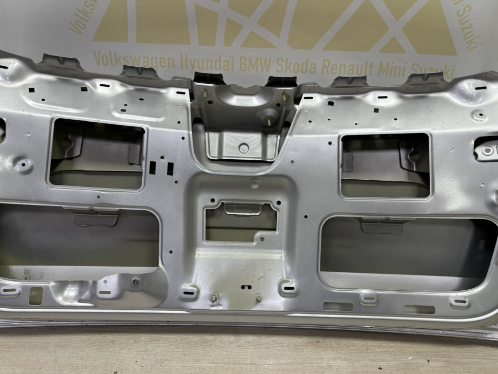 Крышка багажника Skoda Karoq OEM 57A827159 Крышка багажника Skoda Karoq OEM 57A827159