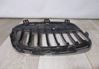 Решетка радиатора левая бу BMW X1 F48 OEM 51117383363