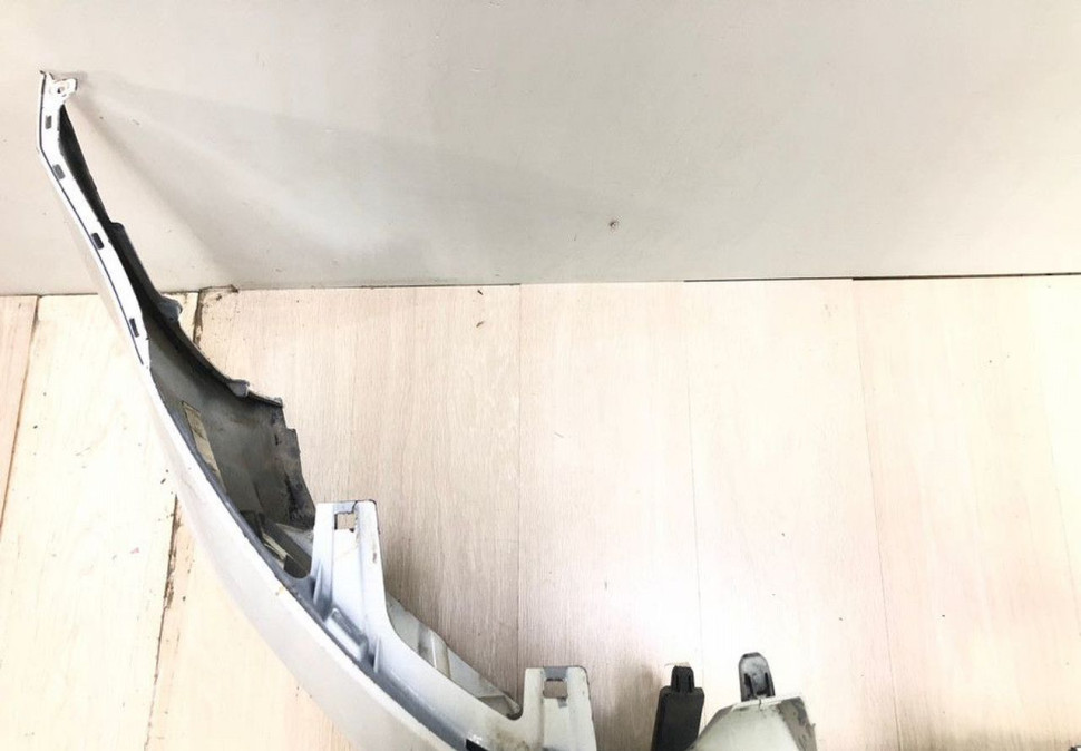 Бампер передний Volkswagen Polo седан рест oem 6RU807221A (трещины , слом.2 верх.креп.)