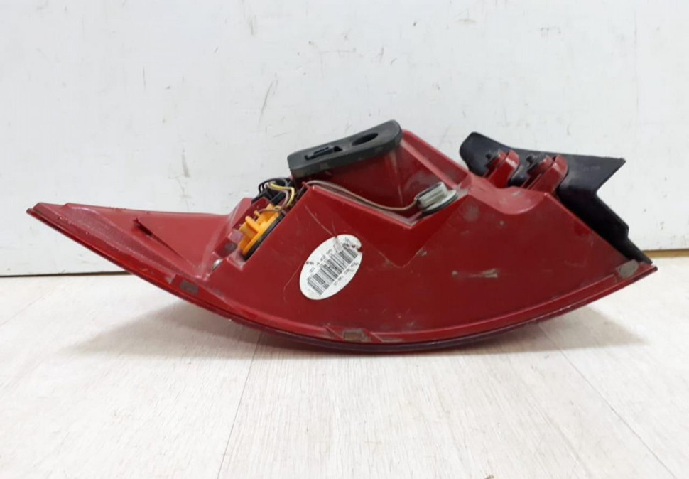 Фонарь правый LED Volkswagen Passat B7 универсал  oem 3AF945208B