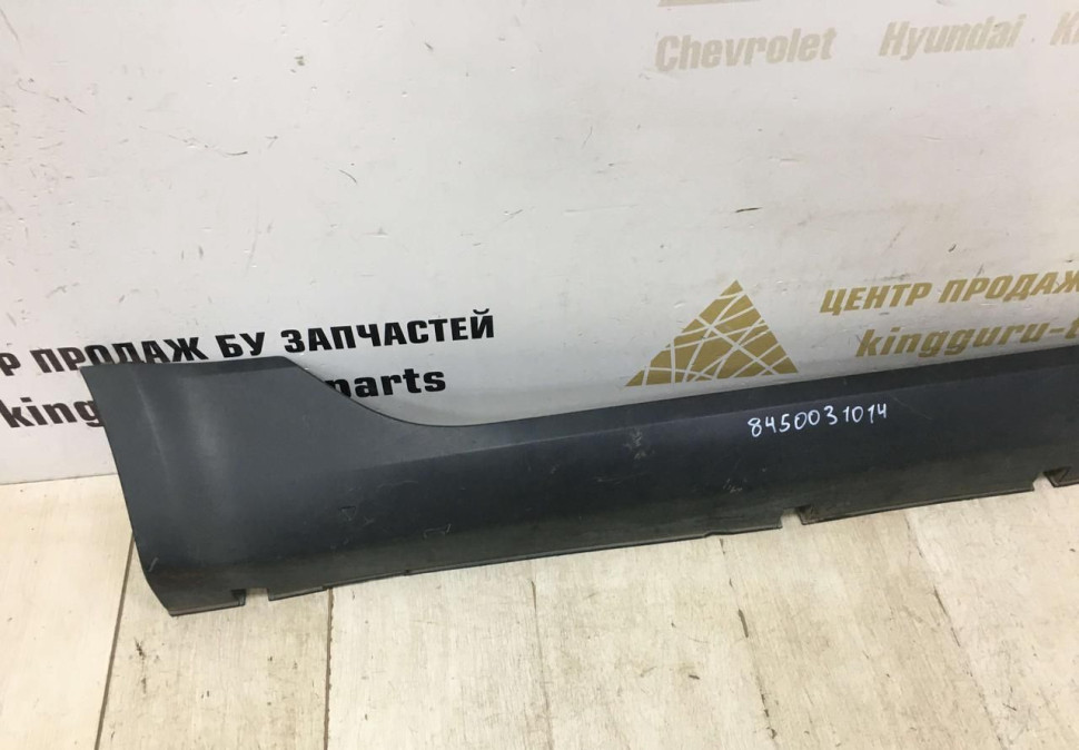 Накладка порога правая Lada Vesta Cross OEM 8450031014 (скл-3)