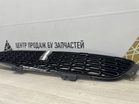 Решетка в бампер Kia Sorento 12- Oem 865622P500