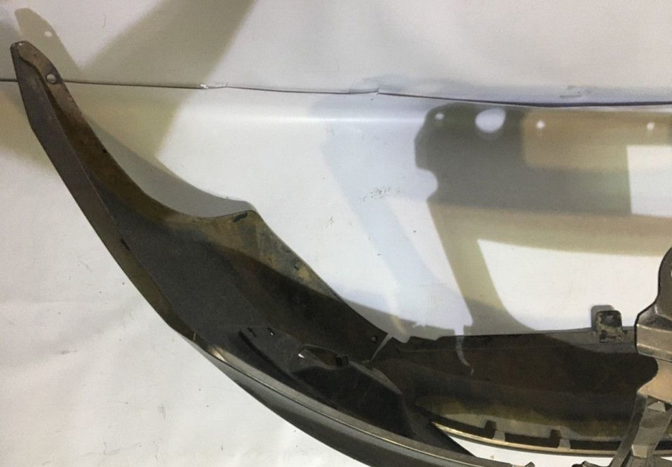 Бампер передний Lada Granta oem 21910280301501 (трещины) (скл-3) Бампер передний Lada Granta oem 21910280301501 (трещины) (скл-3)