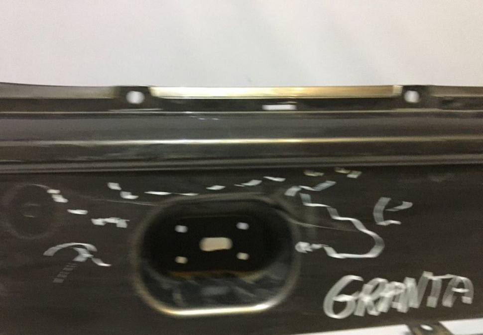 Бампер передний Lada Granta oem 21910280301501 (трещины) (скл-3) Бампер передний Lada Granta oem 21910280301501 (трещины) (скл-3)