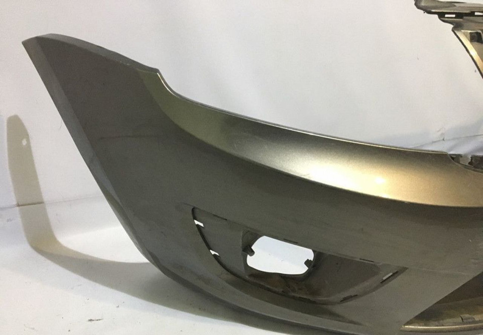 Бампер передний Lada Granta oem 21910280301501 (трещины) (скл-3) Бампер передний Lada Granta oem 21910280301501 (трещины) (скл-3)