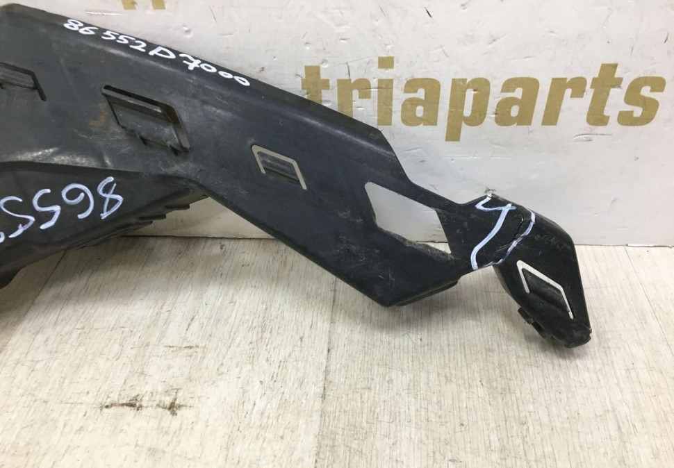 Кронштейн переднего бампера правый Hyundai Tucson 3 2015> oem 86552D7000