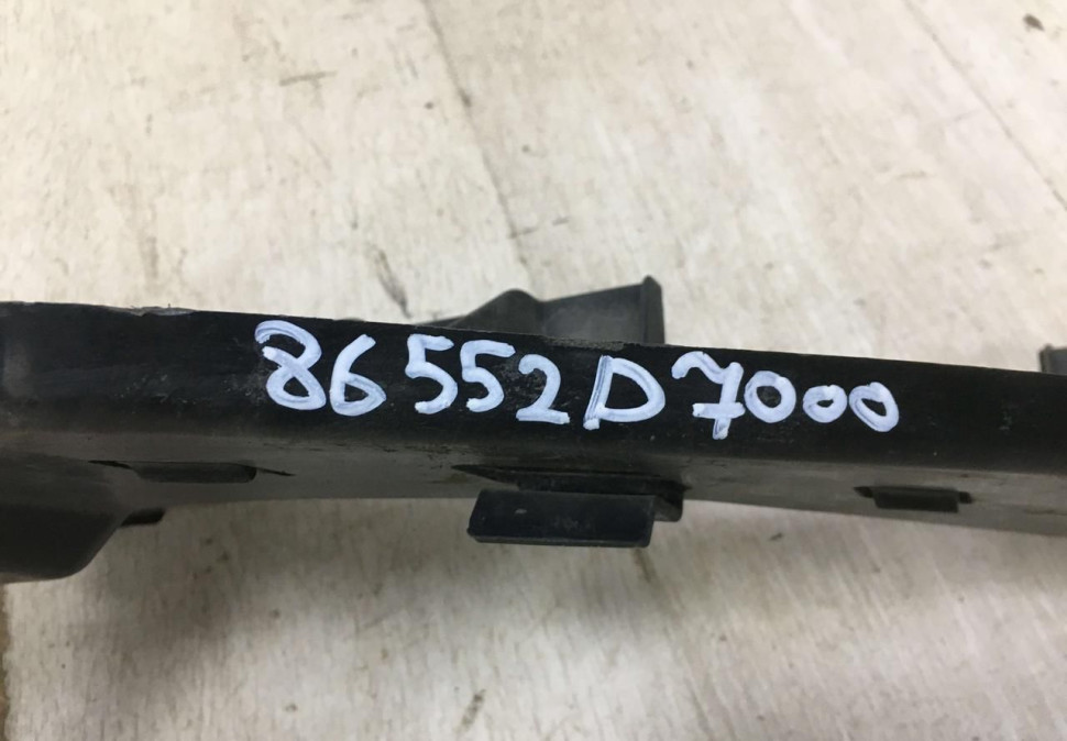 Кронштейн переднего бампера правый Hyundai Tucson 3 2015> oem 86552D7000