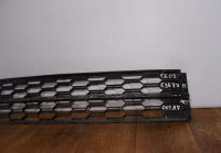 Решетка переднего бампера бу Skoda Octavia A7 рестайлинг OEM 5E0853677K