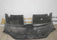 Решетка радиатора бу Renault Logan 2 OEM 623105727R