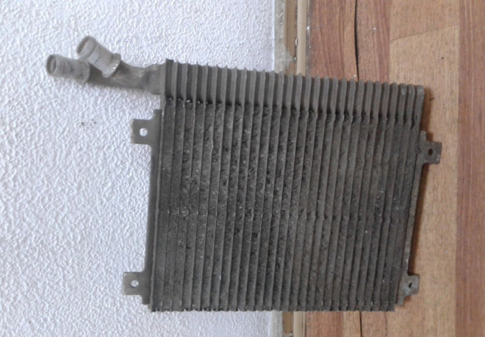 Радиатор охлаждения доп. oem Jaguar XJ (09>) 9x238d048ae Радиатор охлаждения доп. oem Jaguar XJ (09>) 9x238d048ae