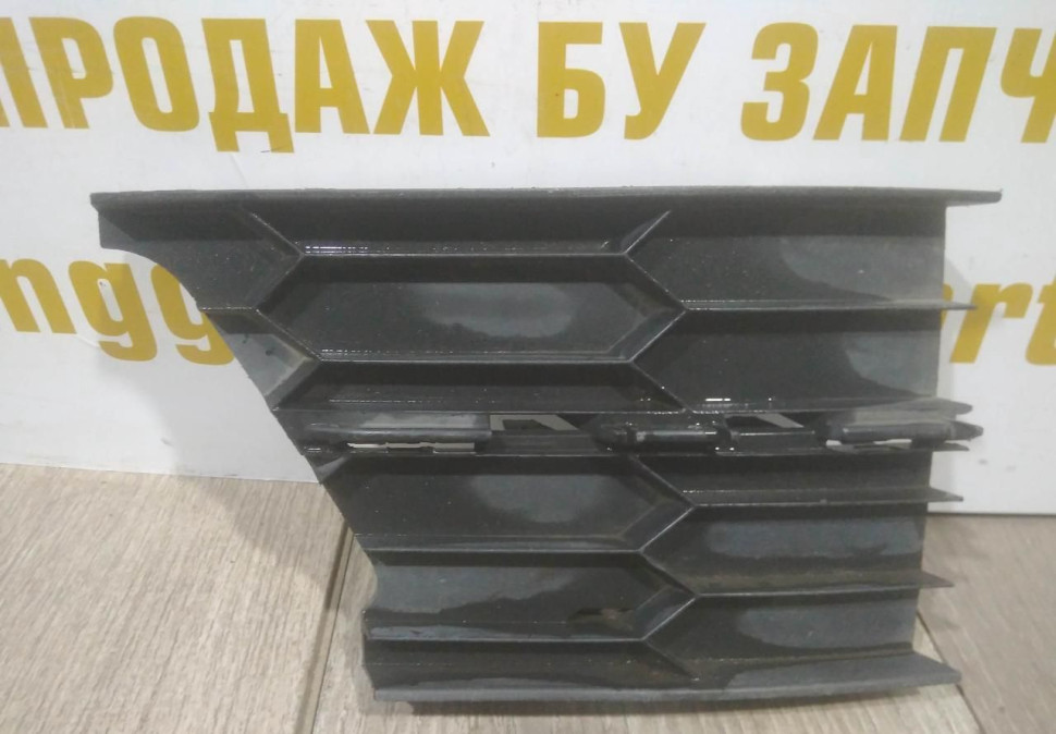 Решетка переднего бампера левая бу Skoda Superb OEM 3T0853665B