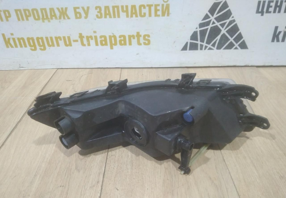 Фара противотуманная правая бу Skoda Superb 2 рестайлинг OEM 3T0941700C Фара противотуманная правая бу Skoda Superb 2 рестайлинг OEM 3T0941700C