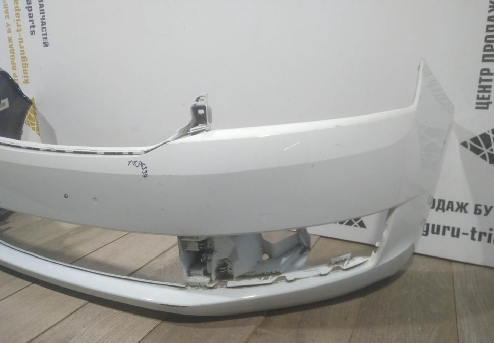 Бампер передний бу Skoda Rapid OEM 60U807221F Бампер передний бу Skoda Rapid OEM 60U807221F