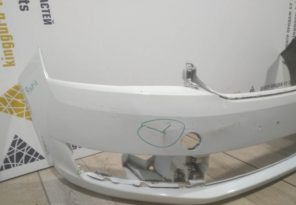 Бампер передний бу Skoda Rapid OEM 60U807221F Бампер передний бу Skoda Rapid OEM 60U807221F