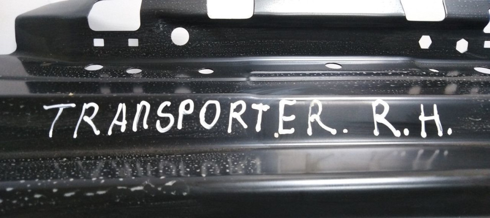 Боковина внутренняя задняя правая Volksawgen Transporter T5 T6 03> oem 7e3809406