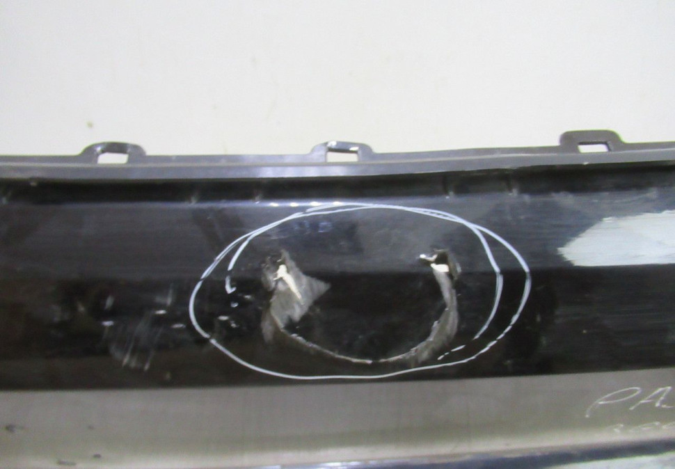 Бампер передний Volkswagen Passat B8 Oem 3G0807221 (небольшая трещина) (скл-3)