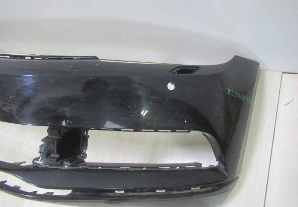 Бампер передний Volkswagen Passat B8 Oem 3G0807221 (небольшая трещина) (скл-3)