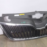 Решетка радиатора бу Skoda Rapid OEM 5JA853668