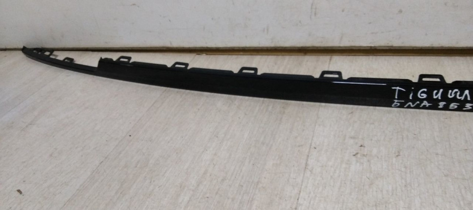 Накладка заднего бампера Volkswagen Tiguan 2 (16-20) oem 5na853835