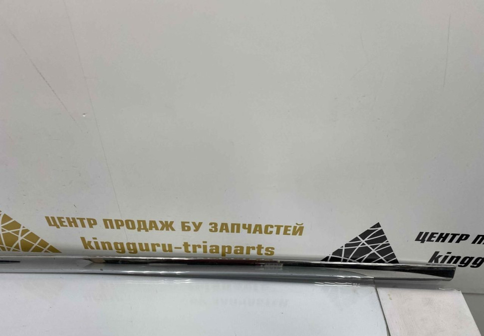 Молдинг сдвижной левой двери Volkswagen Multivan T6 2015 OEM 7E0853101C