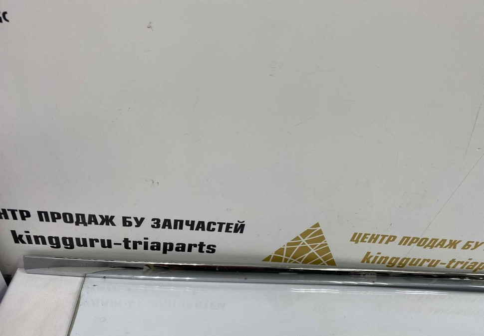 Молдинг сдвижной левой двери Volkswagen Multivan T6 2015 OEM 7E0853101C