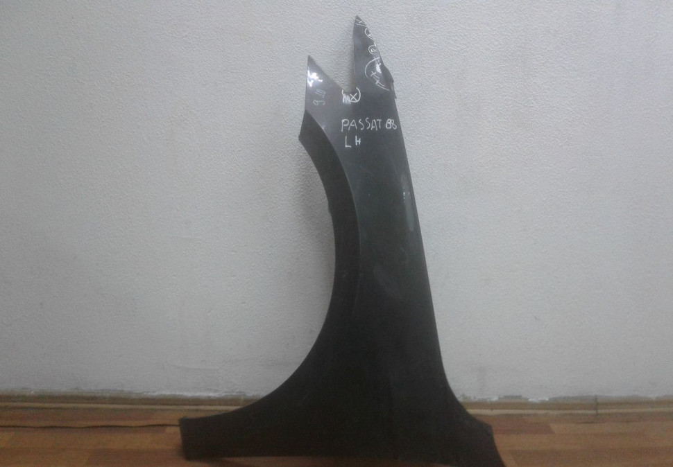 Крыло переднее левое Volkswagen Passat B8 oem 3g0821105 (вмятины)
