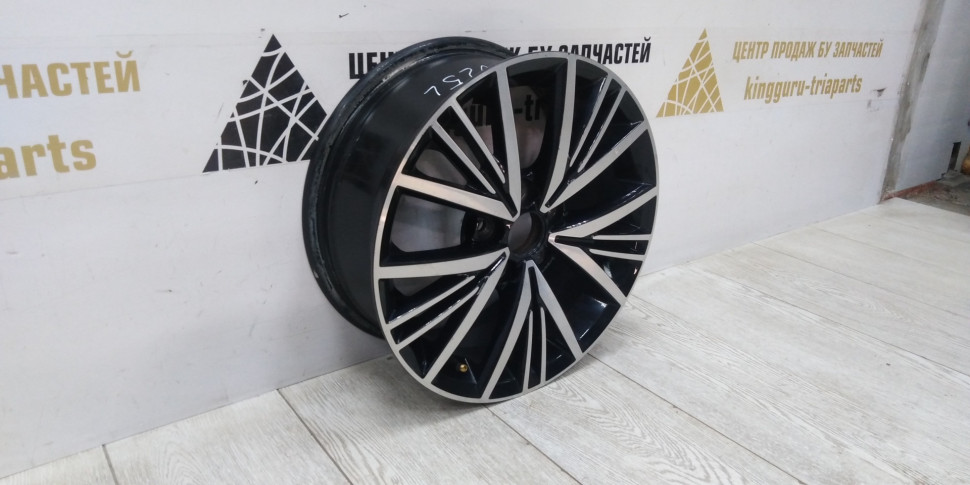 Диск литой R17 Volkswagen Polo 5 OEM 6C0601025L Диск литой R17 Volkswagen Polo 5 OEM 6C0601025L