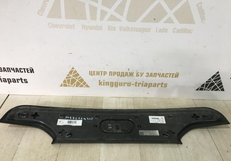Накладка крышки багажника BMW 7 G11 OEM 51247416687 51497186530 51247379945
