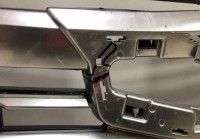 Решетка радиатора Cadillac Escalade 4 oem 23329115 (трещины) (слом.части)  (скл-3)