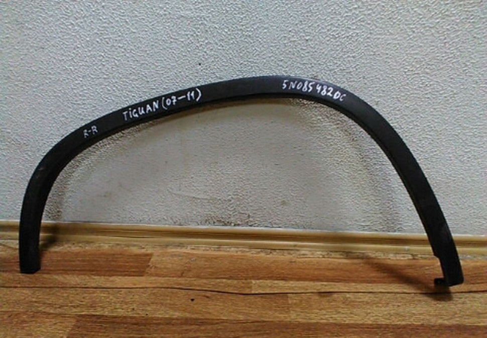 Расширитель крыла задний правый Volkswagen Tiguan(07-11)oem 5n0854820c