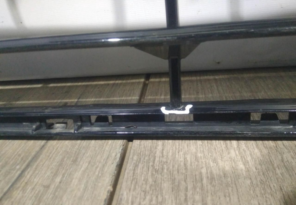 Решетка переднего бампера бу BMW X1 F48 OEM 51117383353 Решетка переднего бампера бу BMW X1 F48 OEM 51117383353