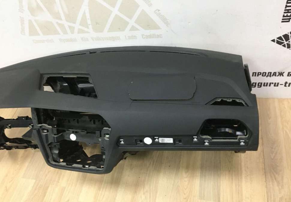 Торпедо Volkswagen Tiguan 2 2016> oem 5NB857181B