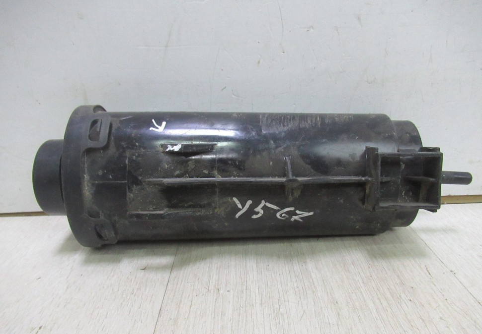 Абсорбер (угольный фильтр) Volkswagen Polo oem 6ru201801 (слом.1крепл) Абсорбер (угольный фильтр) Volkswagen Polo oem 6ru201801 (слом.1крепл)