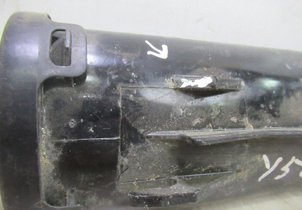 Абсорбер (угольный фильтр) Volkswagen Polo oem 6ru201801 (слом.1крепл) Абсорбер (угольный фильтр) Volkswagen Polo oem 6ru201801 (слом.1крепл)