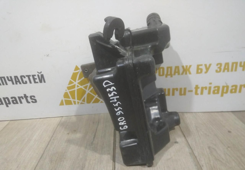 Бачок омывателя бу Skoda Rapid OEM 6R0955453D