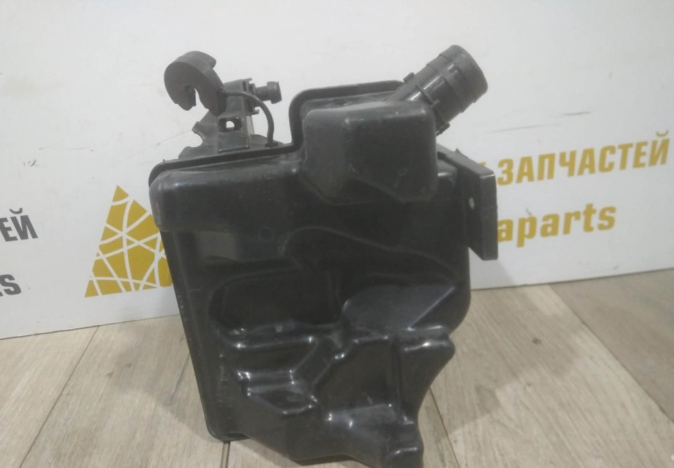 Бачок омывателя бу Skoda Rapid OEM 6R0955453D
