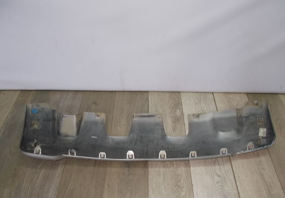 Накладка заднего бампера бу Renault Duster рестайлинг OEM 850708833R