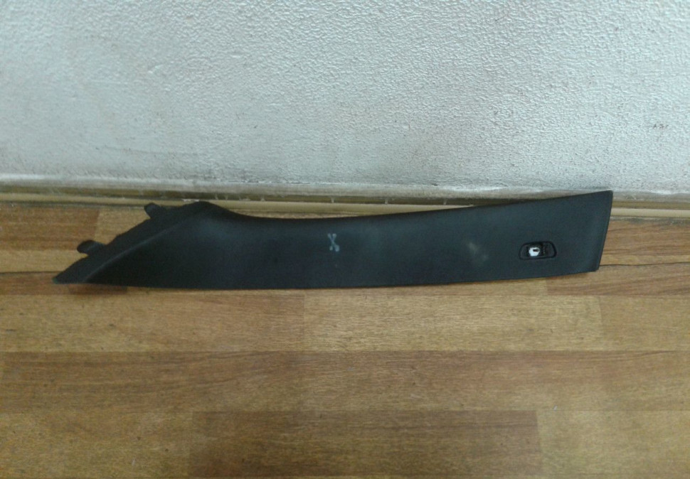 Обивка стойки передняя левая Bmw X5 F15 oem 51437284709