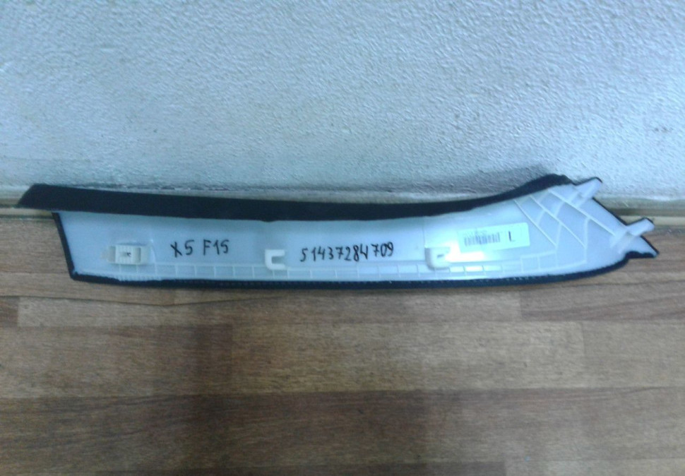 Обивка стойки передняя левая Bmw X5 F15 oem 51437284709 Обивка стойки передняя левая Bmw X5 F15 oem 51437284709