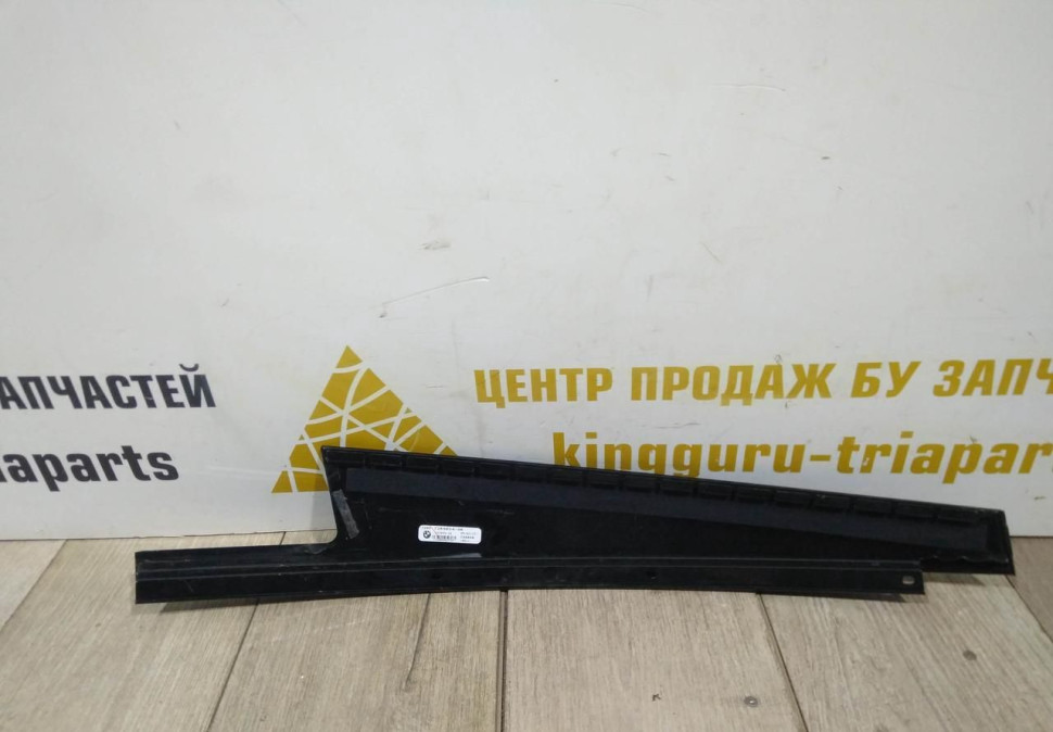 Накладка задней двери правая бу BMW X5 F15 OEM 7289654 Накладка задней двери правая бу BMW X5 F15 OEM 7289654