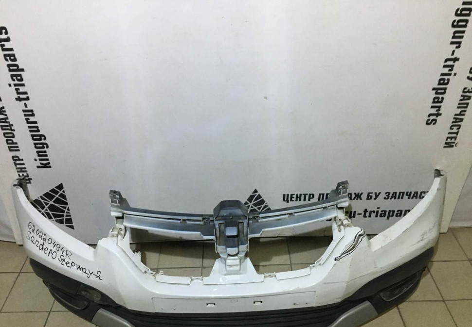 Бампер передний Renault Sandero Stepway 2 рестайлинг OEM 620220494R (скл-3)
