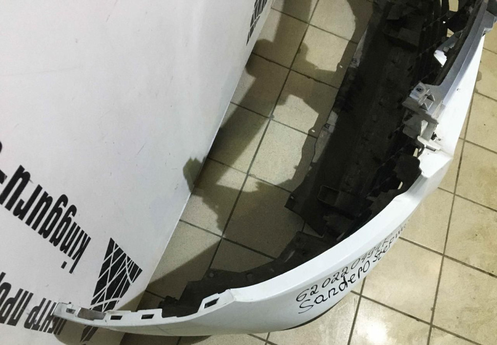 Бампер передний Renault Sandero Stepway 2 рестайлинг OEM 620220494R (скл-3)