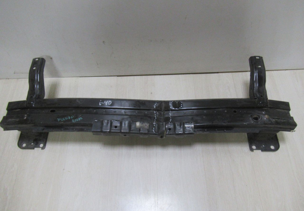 Усилитель переднего бампера Hyundai i40 oem 865303Z000 (вмятина)