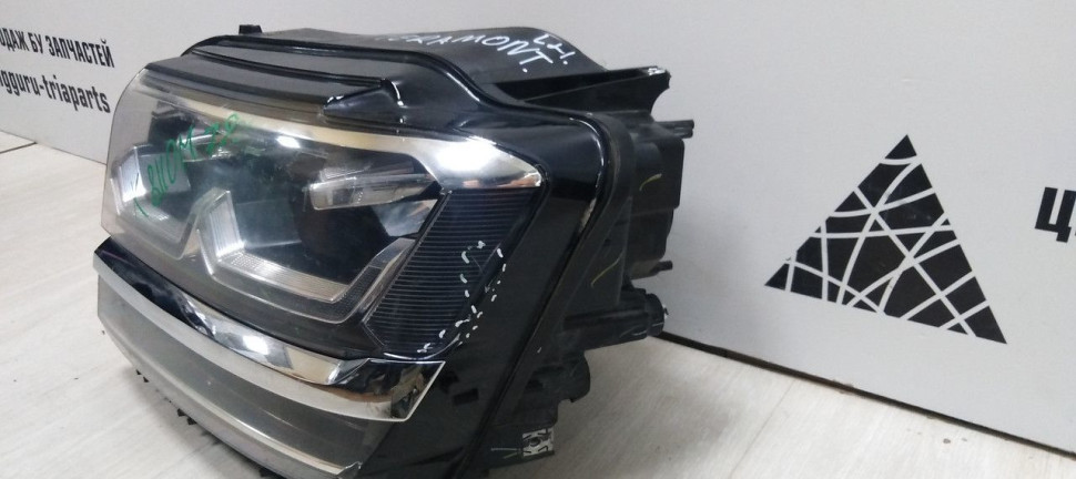 Фара левая Volkswagen Teramont LED 17-20 oem 3CN941035A