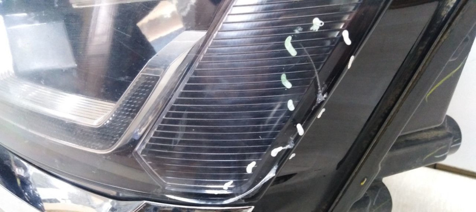 Фара левая Volkswagen Teramont LED 17-20 oem 3CN941035A